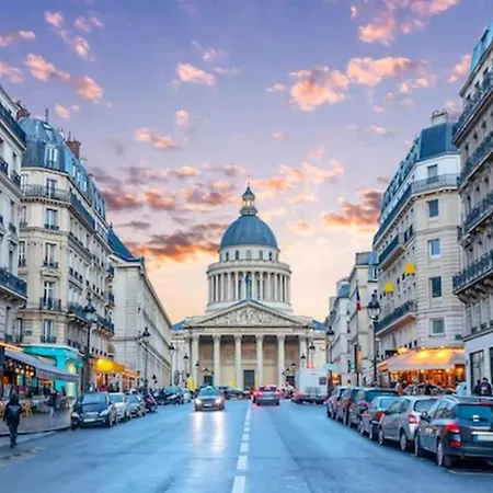 5e Arr Place Saint Michel Apartment Paris